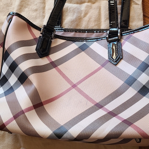 Sale today only*Authentic Burberry Nova Check Tote - Picture 8 of 12